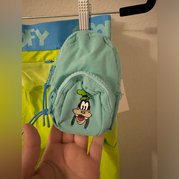 NWT Outdoor Voices x Disney Snacks Shorts Goofy Lime Green - Picture 3 of 3